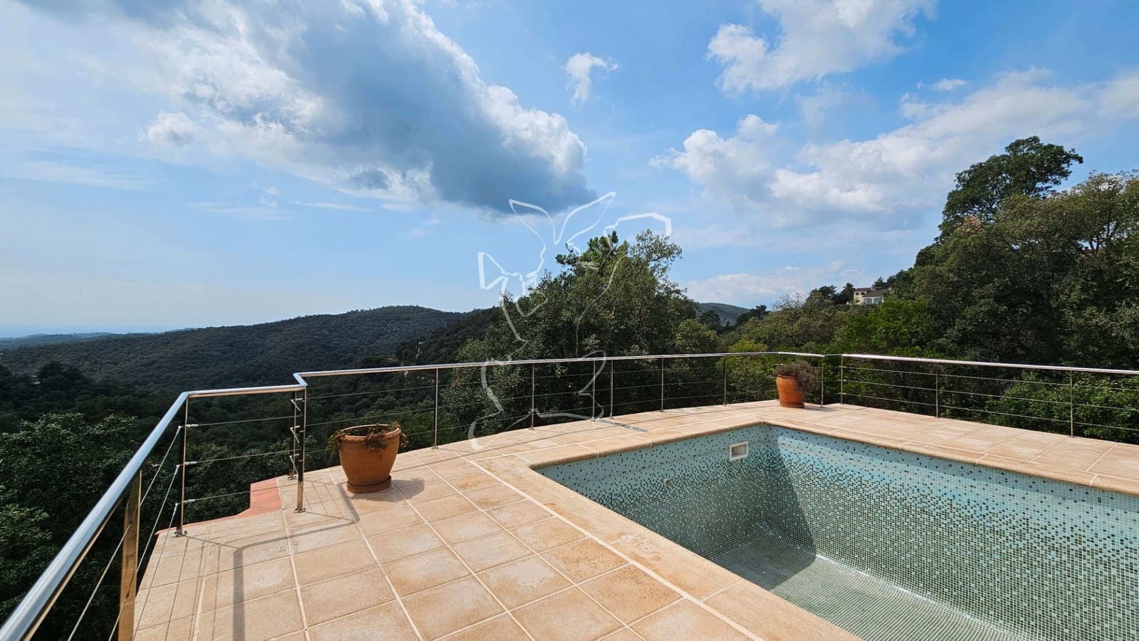 4 soveværelse Finca/Landehus til salg i Lloret de Mar med swimmingpool garage - € 395.000 (Ref: 9128656)