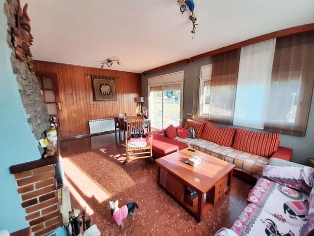 5 slaapkamer Villa te koop in Mas Romeu, Lloret de Mar met garage - € 530.000 (Ref: 9128657)