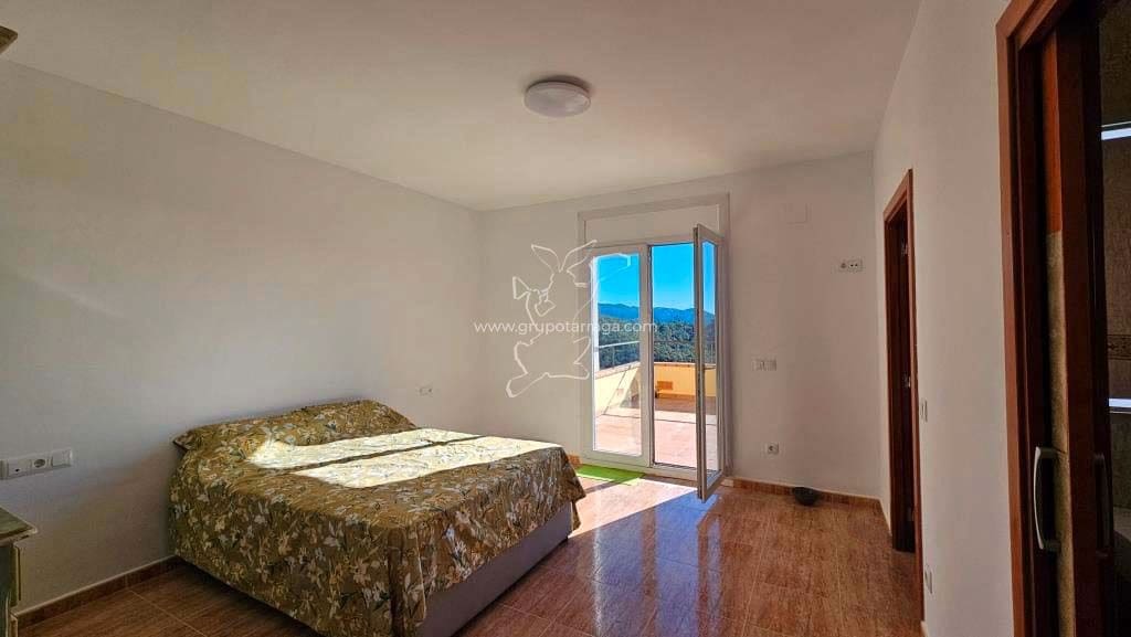 4 quarto Moradia para venda em Lloret de Mar com piscina - 530 000 € (Ref: 9128658)