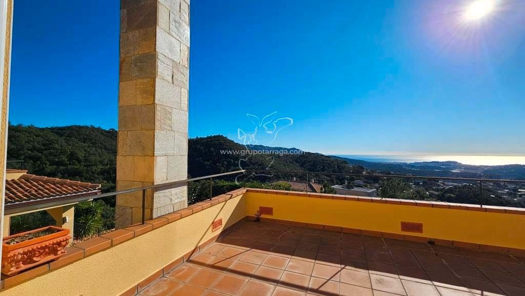 4 quarto Moradia para venda em Lloret de Mar com piscina - 530 000 € (Ref: 9128658)