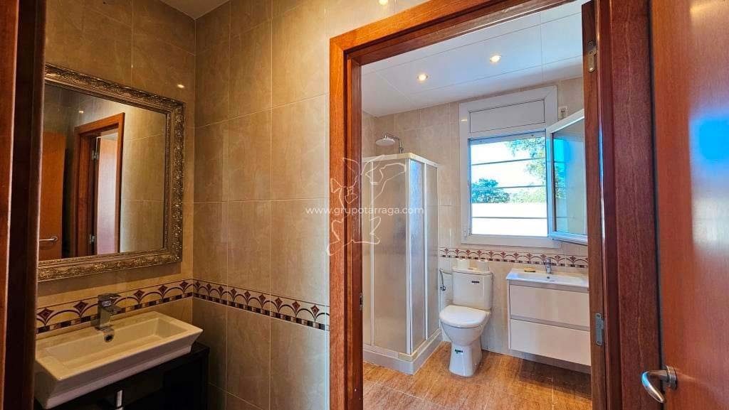 4 quarto Moradia para venda em Lloret de Mar com piscina - 530 000 € (Ref: 9128658)