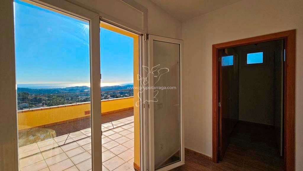 4 quarto Moradia para venda em Lloret de Mar com piscina - 530 000 € (Ref: 9128658)