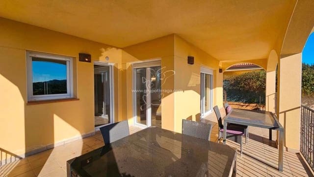 4 bedroom Villa for sale in Urbanitzacions del Nord, Lloret de Mar with pool - € 530,000 (Ref: 9128658)