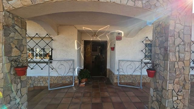 4 bedroom Apartment for sale in Condado del Jaruco - Puigventós, Lloret de Mar with garage - € 450,000 (Ref: 9160069)