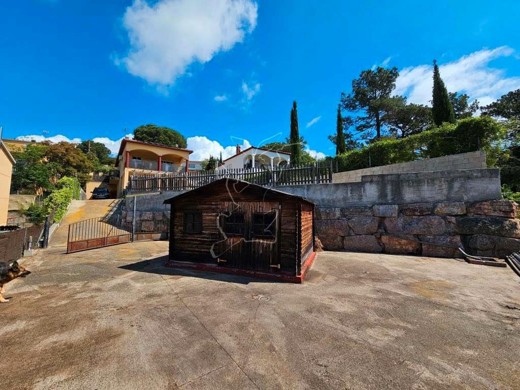 4 soveværelse Villa til salg i Vidreres med swimmingpool garage - € 315.000 (Ref: 9195030)