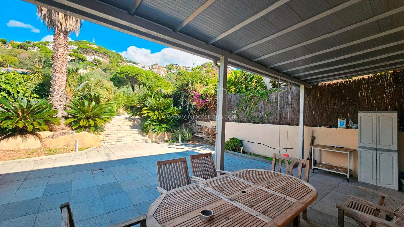 5 soverom Villa til salgs i Lloret de Mar med svømmebasseng garasje - € 675 000 (Ref: 9219331)