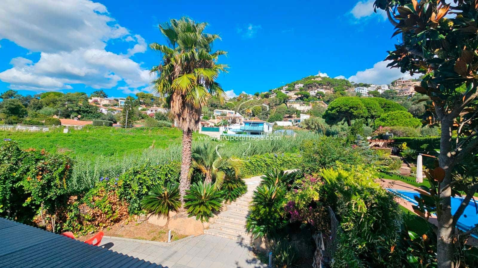 5 soverom Villa til salgs i Lloret de Mar med svømmebasseng garasje - € 675 000 (Ref: 9219331)