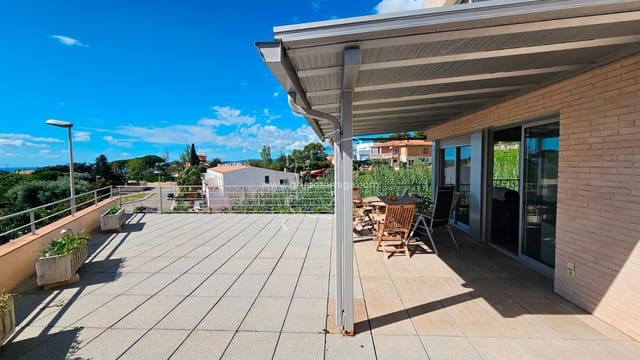 5 soverom Villa til salgs i Roca Grossa, Lloret de Mar med svømmebasseng garasje - € 675 000 (Ref: 9219331)