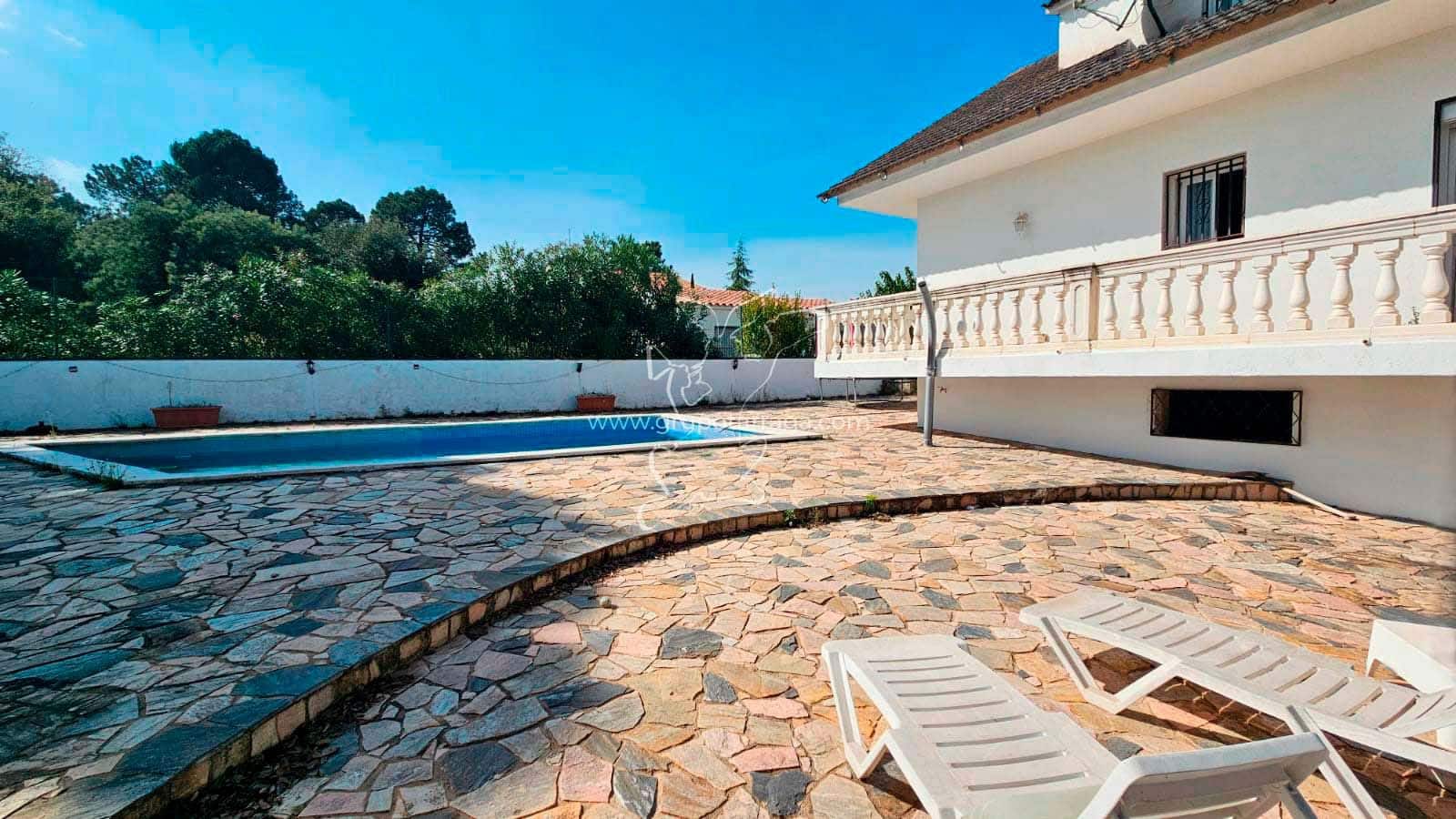 6 soveværelse Villa til salg i Vidreres med swimmingpool garage - € 350.000 (Ref: 9301692)