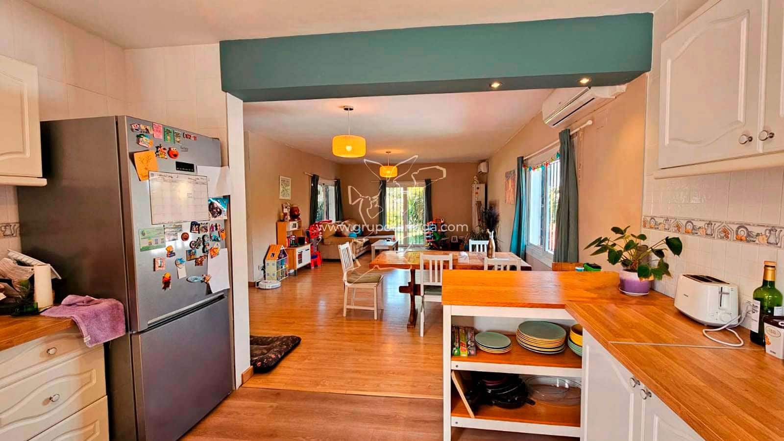 6 soveværelse Villa til salg i Vidreres med swimmingpool garage - € 350.000 (Ref: 9301692)