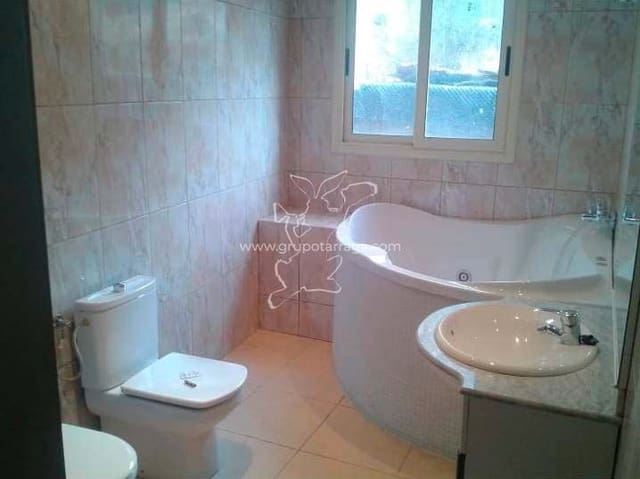 4 slaapkamer Villa te koop in Urbanitzacions del Nord, Lloret de Mar met garage - € 425.000 (Ref: 9324495)