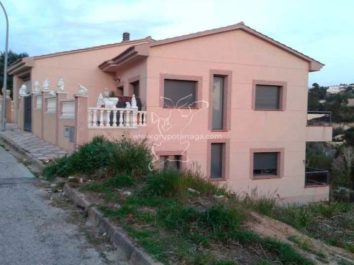 4 chambre Villa/Maison à vendre à Lloret de Mar avec garage - 425 000 € (Ref: 9324495)