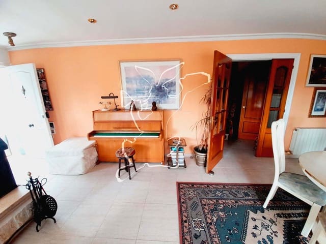 6 soverom Villa til salgs i Aiguaviva Parc, Vidreres med svømmebasseng garasje - € 499 000 (Ref: 9324496)