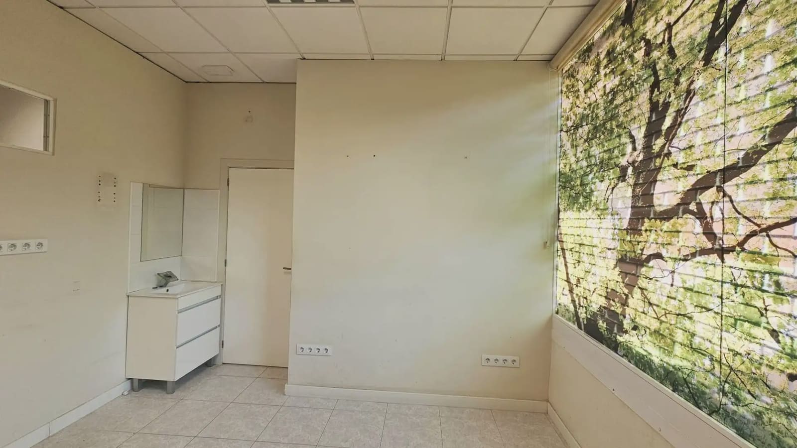 Commercial for sale in Lloret de Mar - € 27,500 (Ref: 9827603)