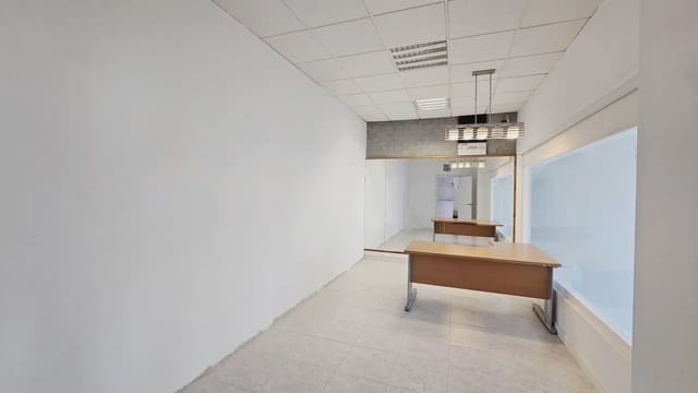 Commercial for sale in El Molí - El Rieral, Lloret de Mar - € 33,000 (Ref: 9829936)