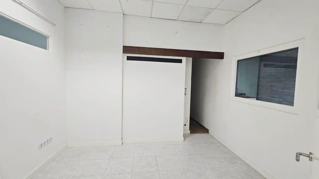 Commercial for sale in El Molí - El Rieral, Lloret de Mar - € 33,000 (Ref: 9829936)