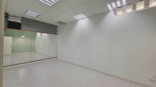 Commercial for sale in El Molí - El Rieral, Lloret de Mar - € 33,000 (Ref: 9829936)