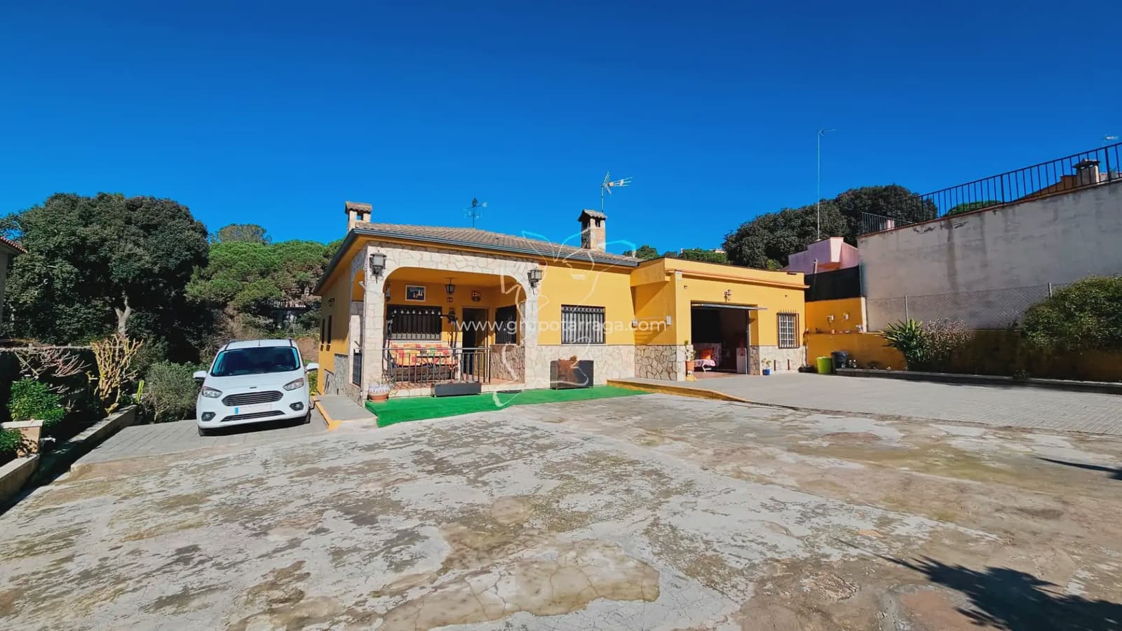 3 bedroom Villa for sale in Lloret de Mar with pool garage - € 410,000 (Ref: 9829937)