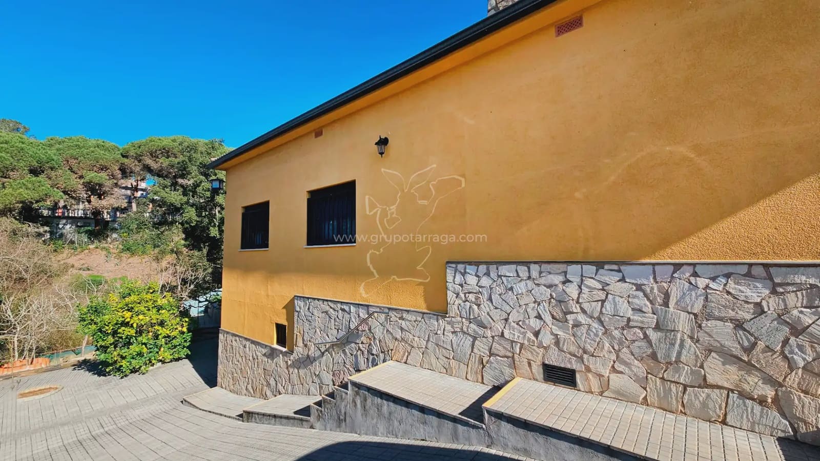 3 bedroom Villa for sale in Lloret de Mar with pool garage - € 410,000 (Ref: 9829937)