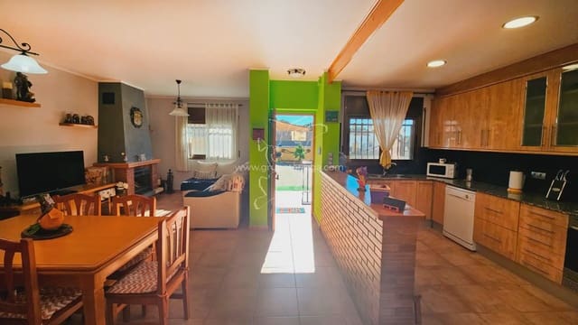 3 soveværelse Villa til salg i Urbanitzacions del Nord, Lloret de Mar med swimmingpool garage - € 410.000 (Ref: 9829937)