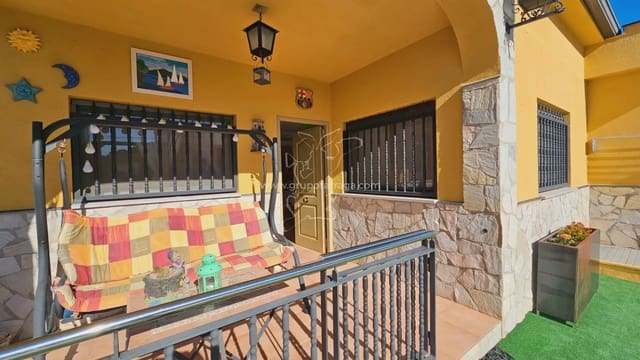 3 soveværelse Villa til salg i Urbanitzacions del Nord, Lloret de Mar med swimmingpool garage - € 410.000 (Ref: 9829937)