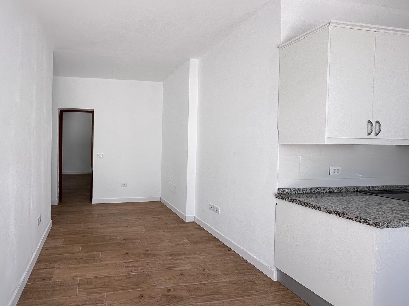 1 sovrum Lägenhet att hyra i Barlovento med garage - 700 € (Ref: 10037531)