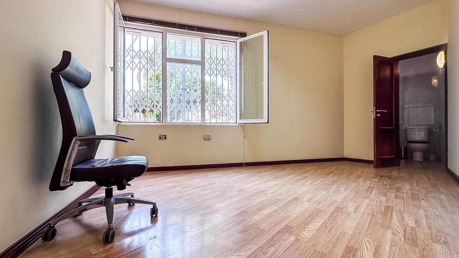 3 bedroom Commercial for rent in Adeje - € 895 (Ref: 10115756)