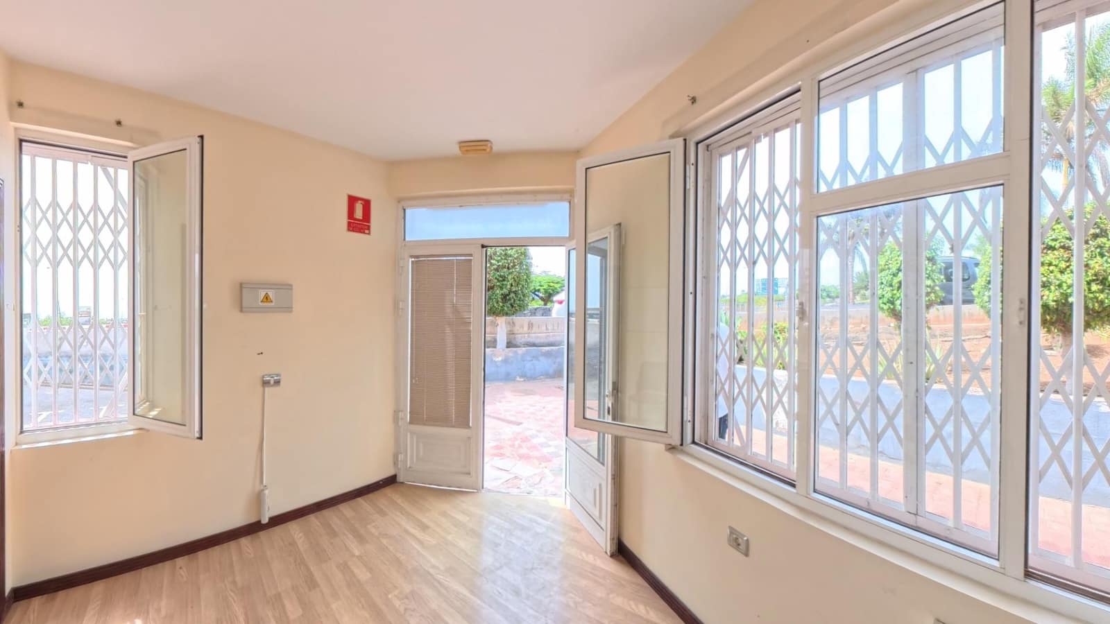 3 bedroom Commercial for rent in Adeje - € 895 (Ref: 10115756)