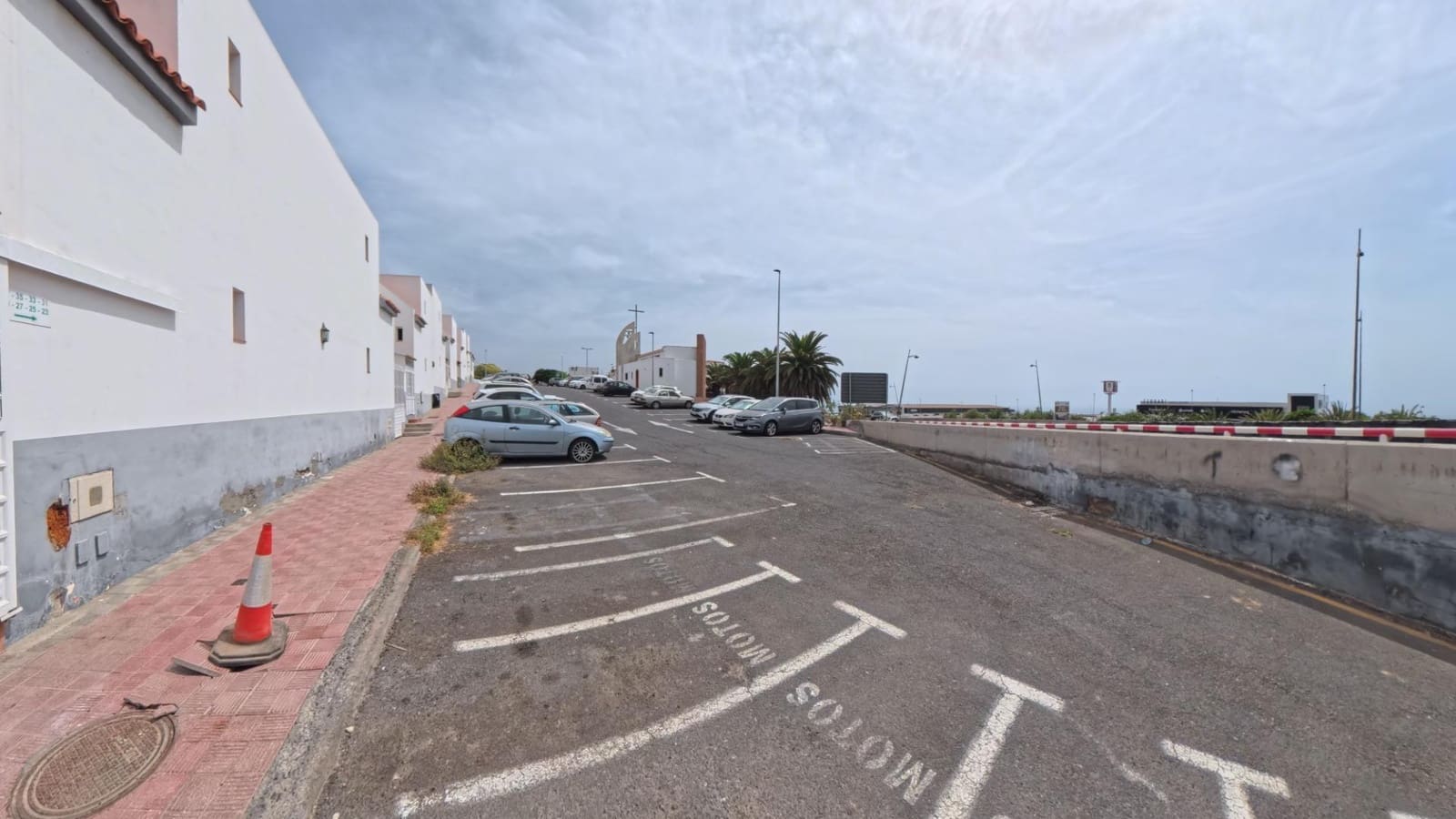 3 bedroom Commercial for rent in Adeje - € 895 (Ref: 10115756)