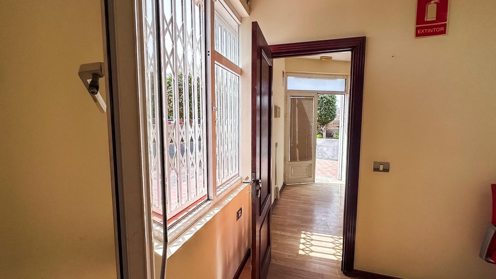 3 bedroom Commercial for rent in Adeje - € 895 (Ref: 10115756)
