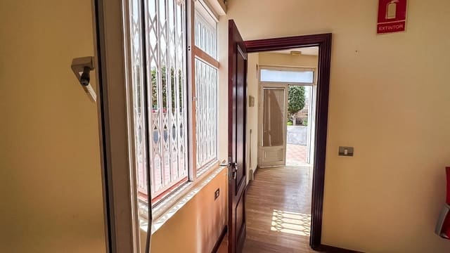 3 soverom Kommersiell til leie i Casco Urbano, Adeje - € 895 (Ref: 10115756)