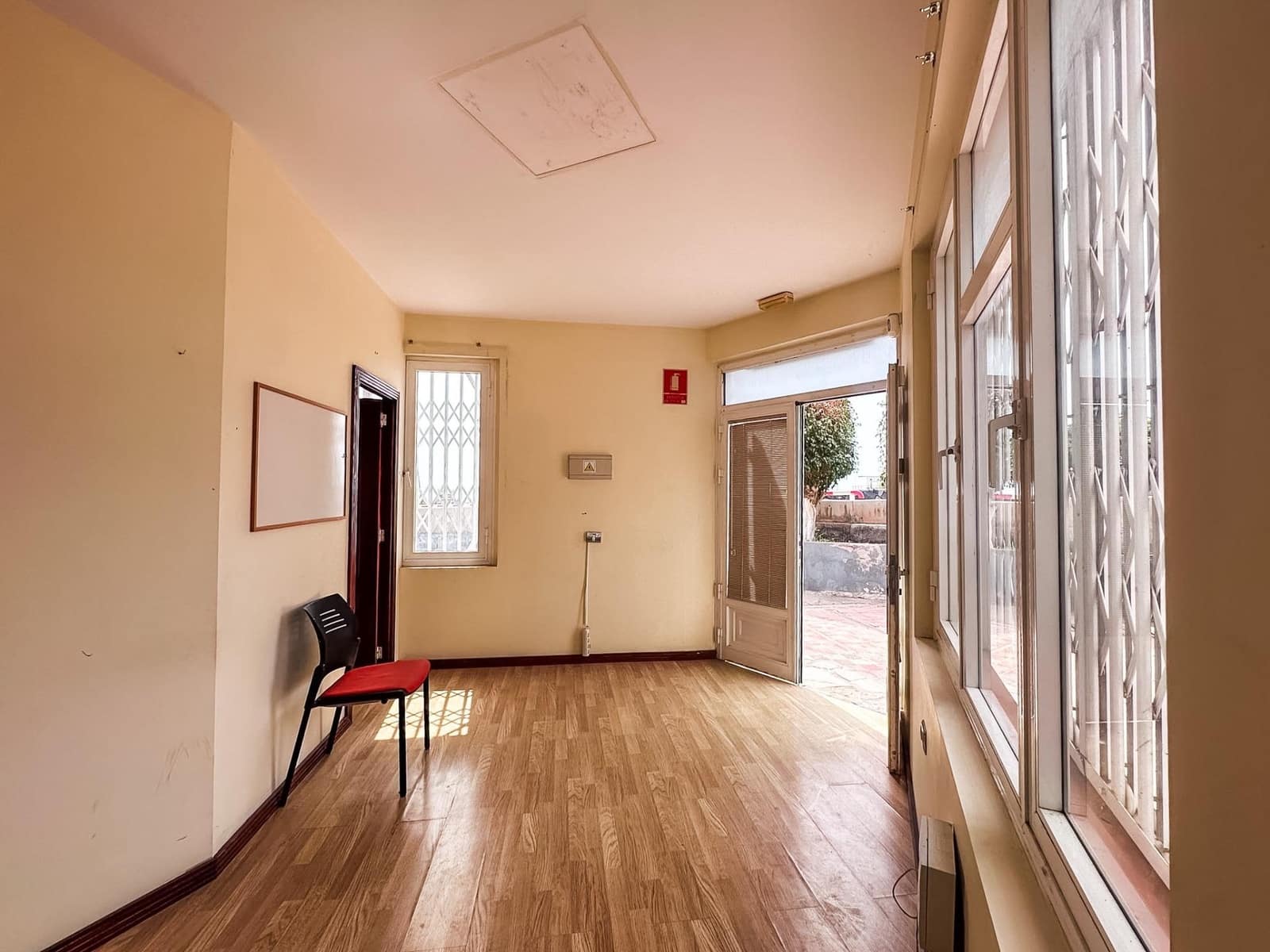 3 bedroom Commercial for rent in Adeje - € 895 (Ref: 10115756)