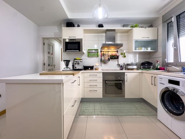 4 makuuhuone Kattohuoneisto myytävänä paikassa Santa Cruz de Tenerife mukana 
autotalli - 815 000 € (Ref: 9466157)