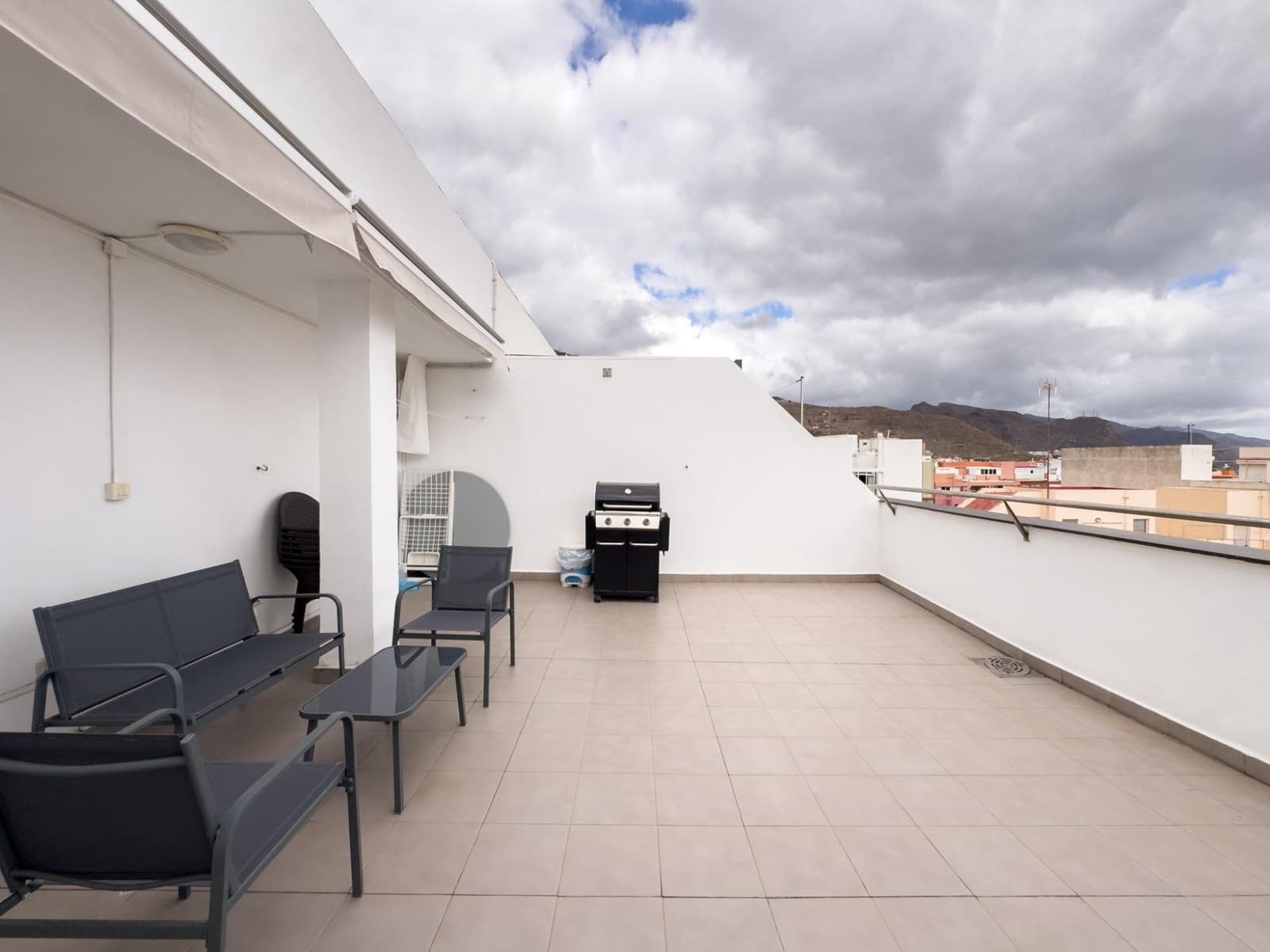 4 sypialnia Penthouse na sprzedaż w Santa Cruz de Tenerife z garażem - 815 000 € (Ref: 9466157)