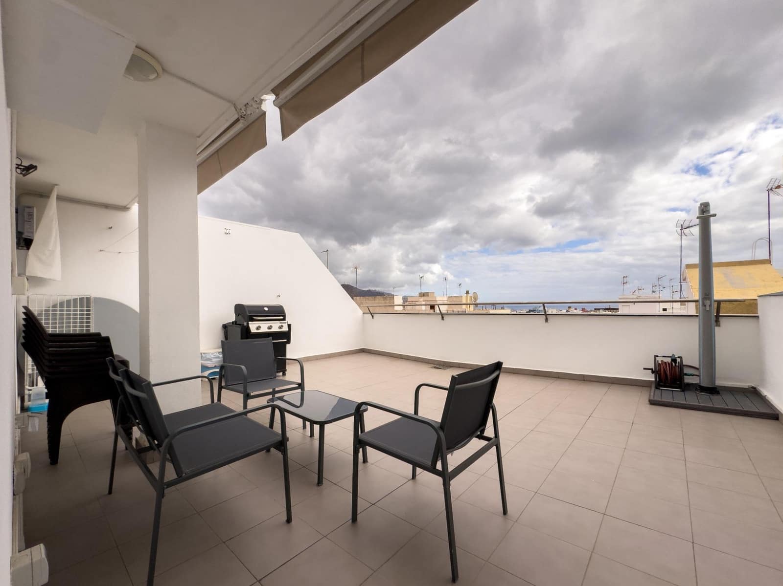 4 sypialnia Penthouse na sprzedaż w Santa Cruz de Tenerife z garażem - 815 000 € (Ref: 9466157)