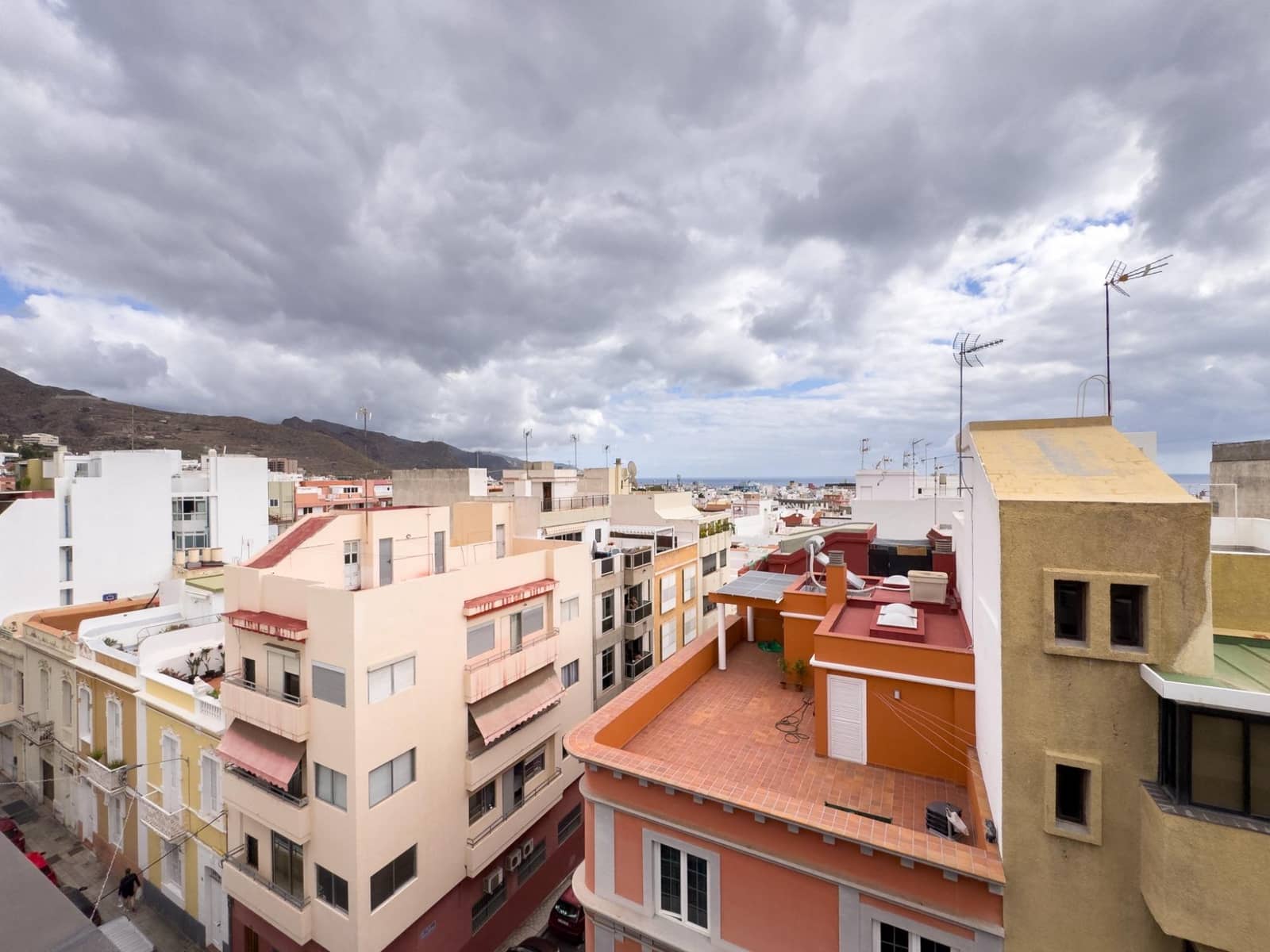 4 sypialnia Penthouse na sprzedaż w Santa Cruz de Tenerife z garażem - 815 000 € (Ref: 9466157)