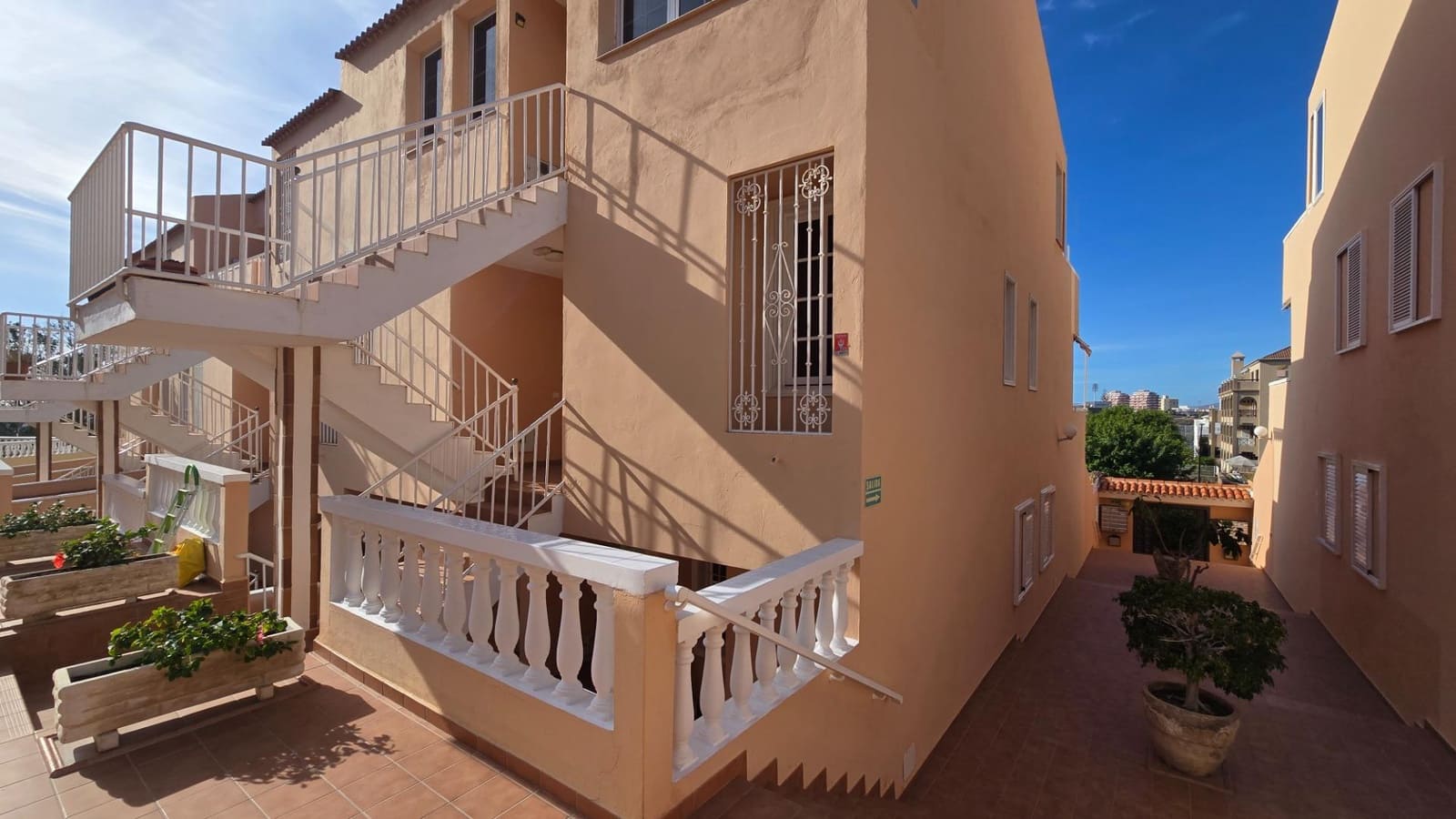 1 bedroom Apartment for sale in Los Cristianos - € 285,000 (Ref: 9466158)