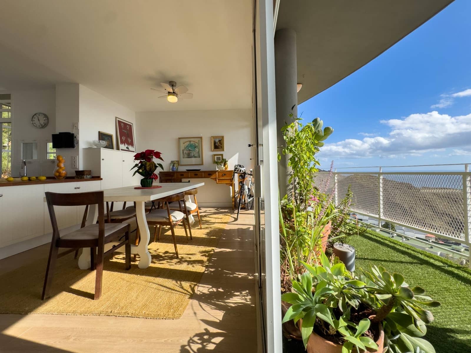 3 bedroom Flat for sale in Santa Cruz de Tenerife with garage - € 395,000 (Ref: 9466159)