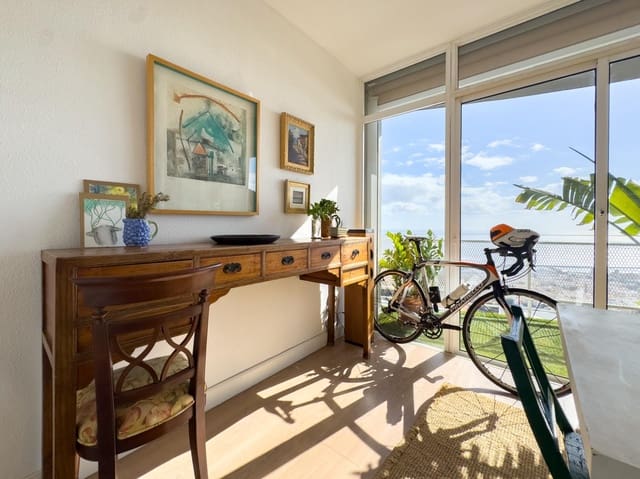 3 makuuhuone Asunto myytävänä paikassa Santa Cruz de Tenerife mukana 
autotalli - 395 000 € (Ref: 9466159)