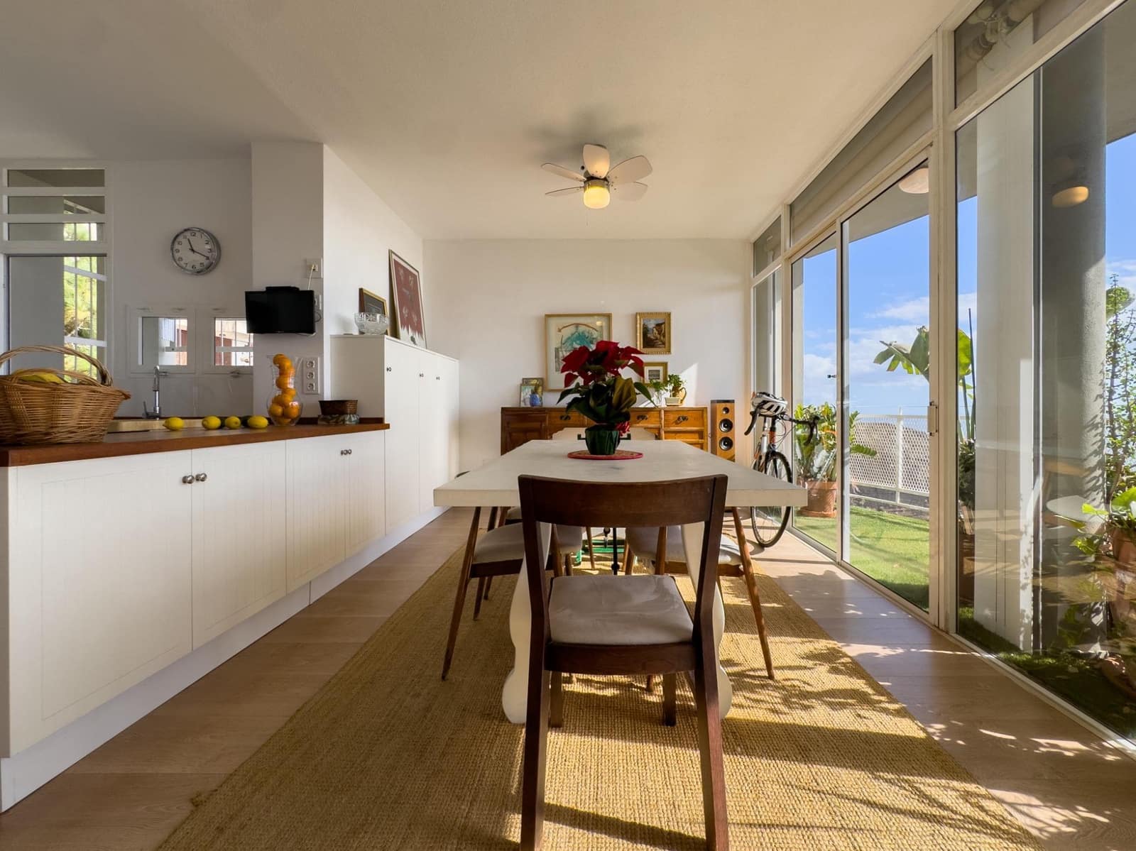 3 bedroom Flat for sale in Santa Cruz de Tenerife with garage - € 395,000 (Ref: 9466159)