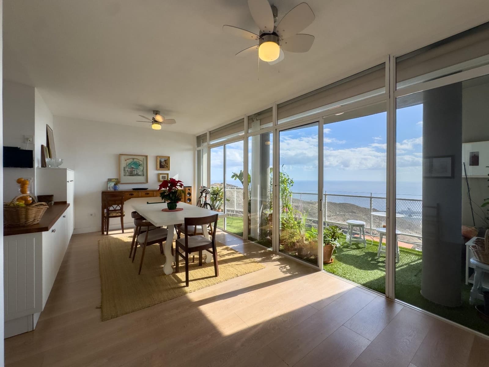 3 bedroom Flat for sale in Santa Cruz de Tenerife with garage - € 395,000 (Ref: 9466159)