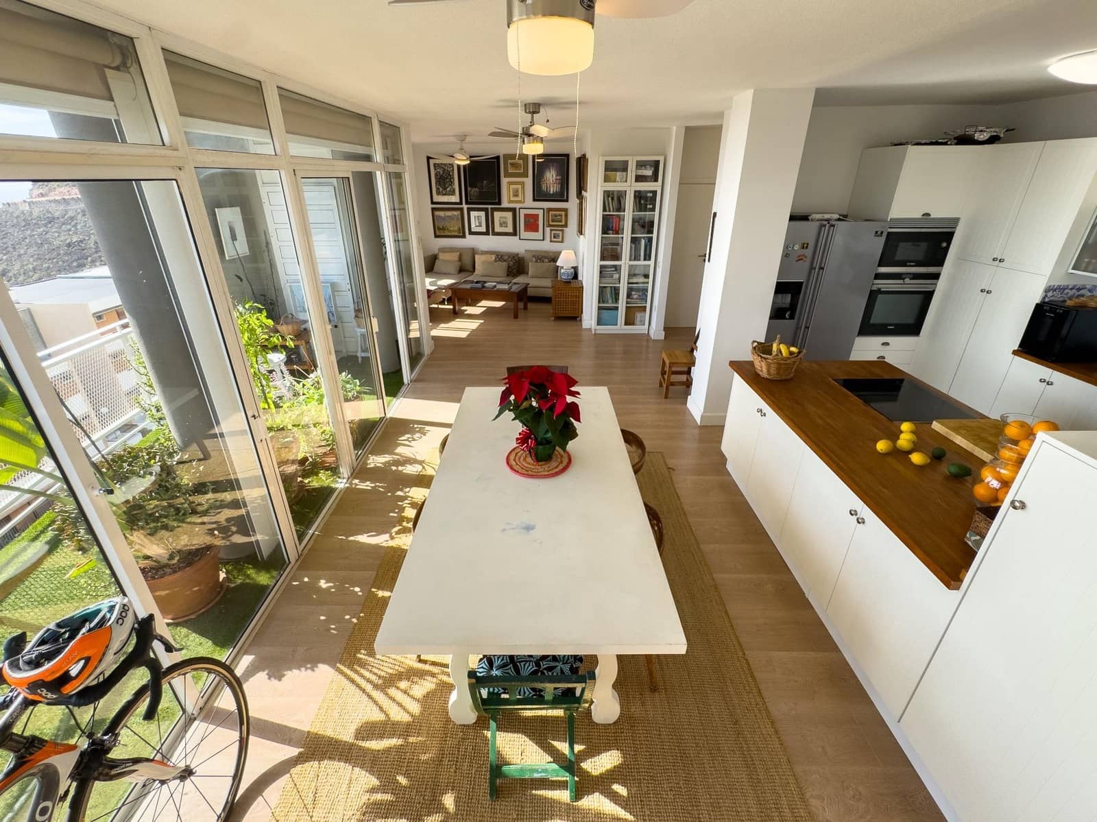 3 bedroom Flat for sale in Santa Cruz de Tenerife with garage - € 395,000 (Ref: 9466159)