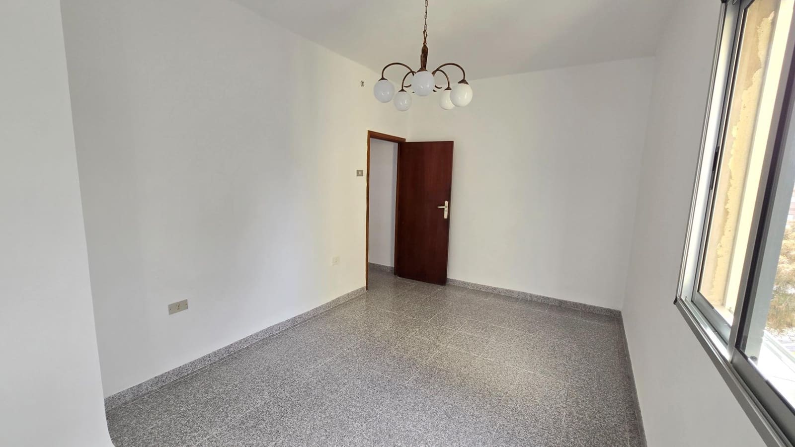 3 bedroom Flat for sale in Santa Cruz de Tenerife - € 150,000 (Ref: 9499025)