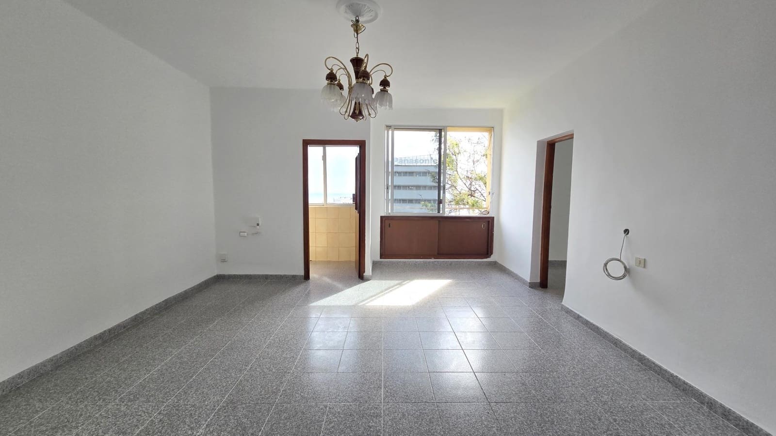 3 bedroom Flat for sale in Santa Cruz de Tenerife - € 150,000 (Ref: 9499025)