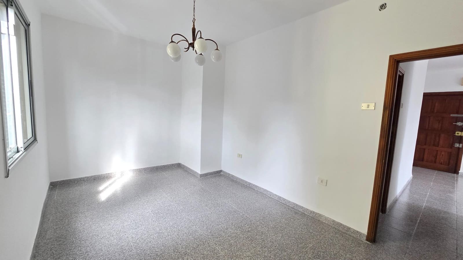 3 bedroom Flat for sale in Santa Cruz de Tenerife - € 150,000 (Ref: 9499025)