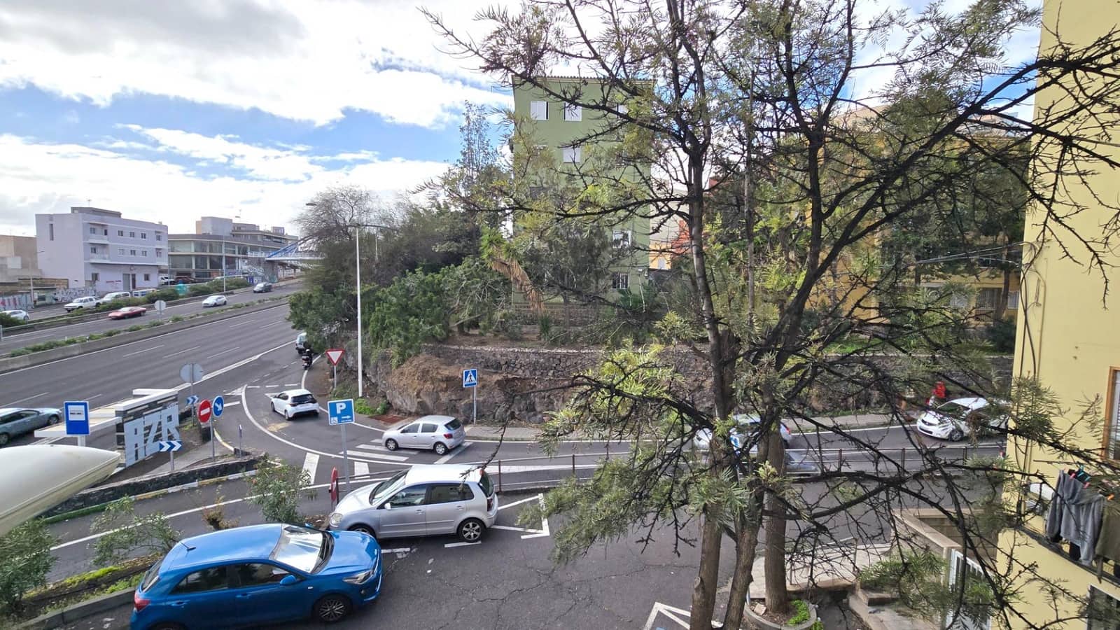 3 bedroom Flat for sale in Santa Cruz de Tenerife - € 150,000 (Ref: 9499025)