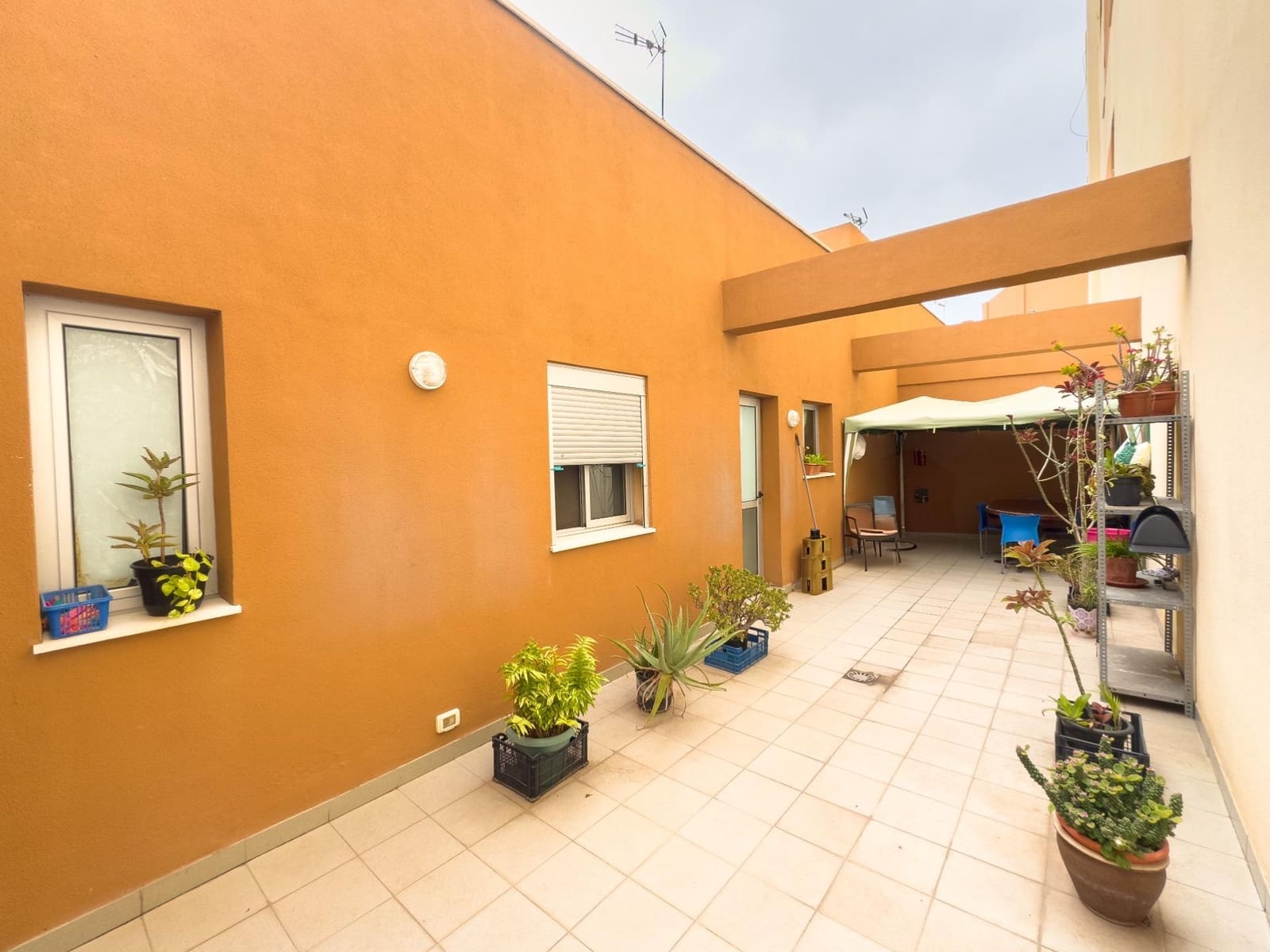 3 soveværelse Rækkehus til salg i Santa Cruz de Tenerife - € 300.000 (Ref: 9543766)