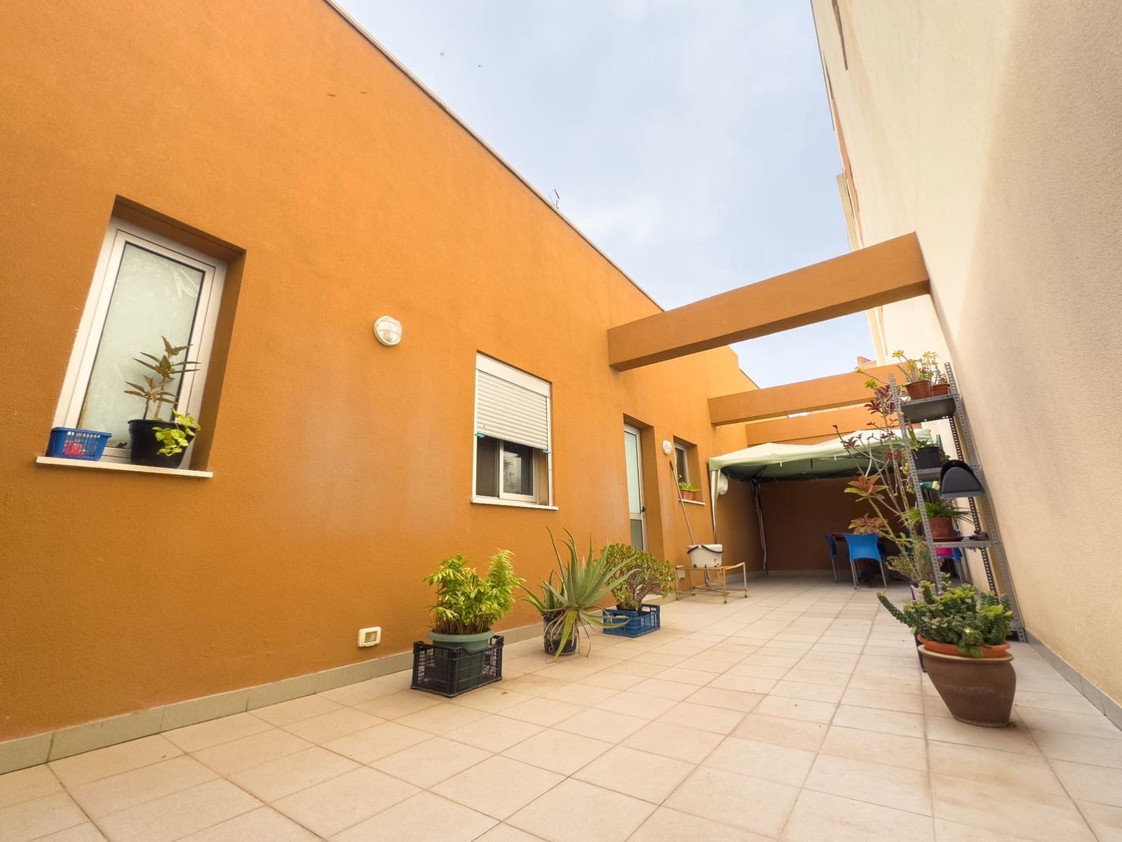 3 soveværelse Rækkehus til salg i Santa Cruz de Tenerife - € 300.000 (Ref: 9543766)