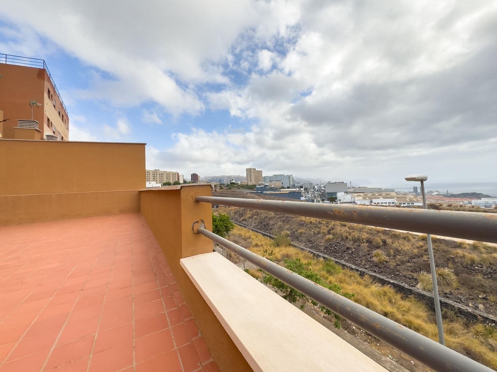3 soveværelse Rækkehus til salg i Santa Cruz de Tenerife - € 300.000 (Ref: 9543766)