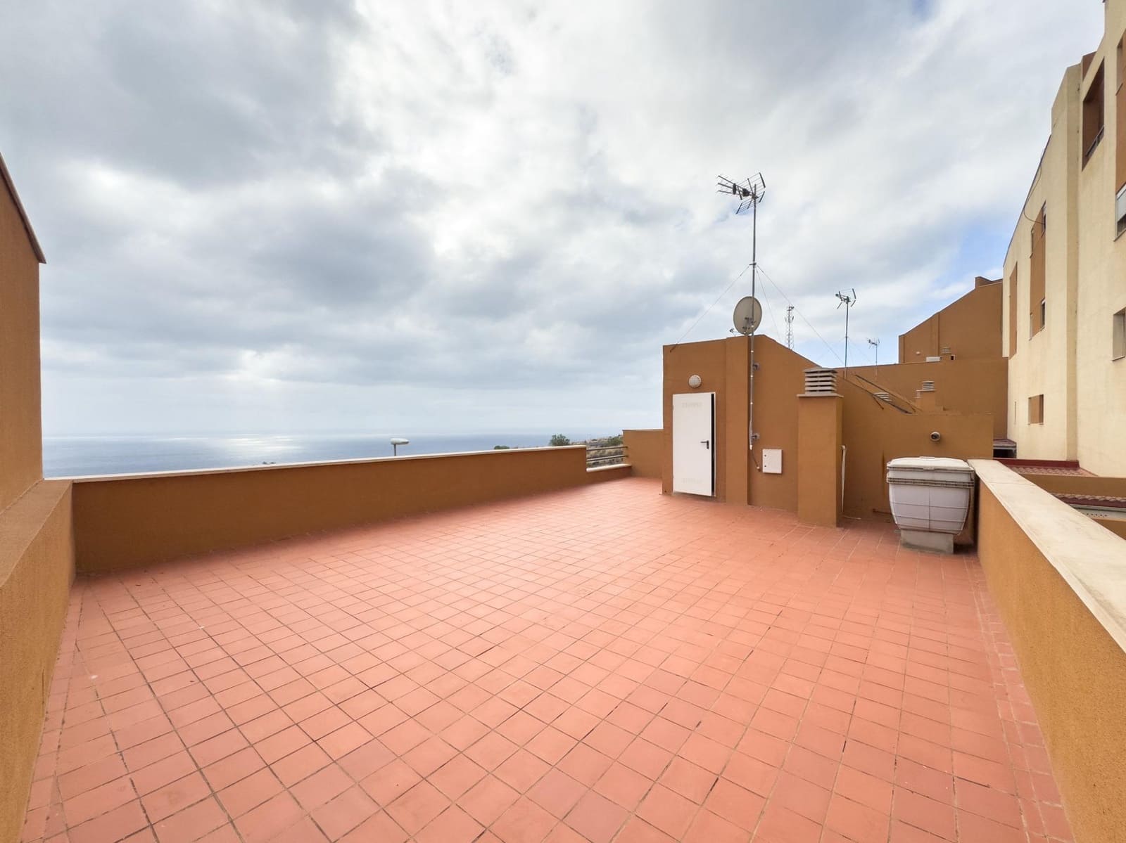 3 soveværelse Rækkehus til salg i Santa Cruz de Tenerife - € 300.000 (Ref: 9543766)